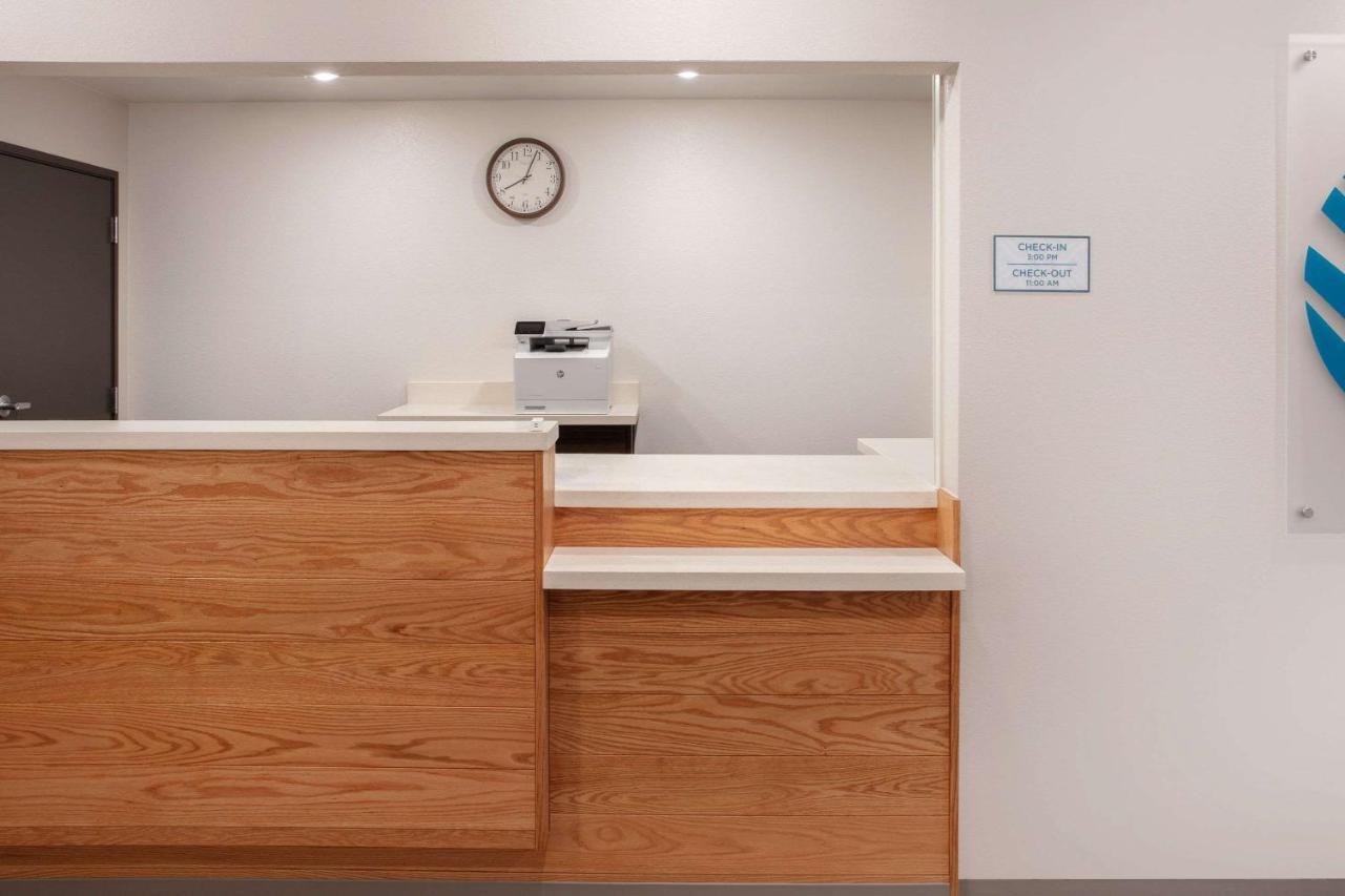 Woodsping Suites Washington Dc East Arena Drive Lake Arbor Kültér fotó
